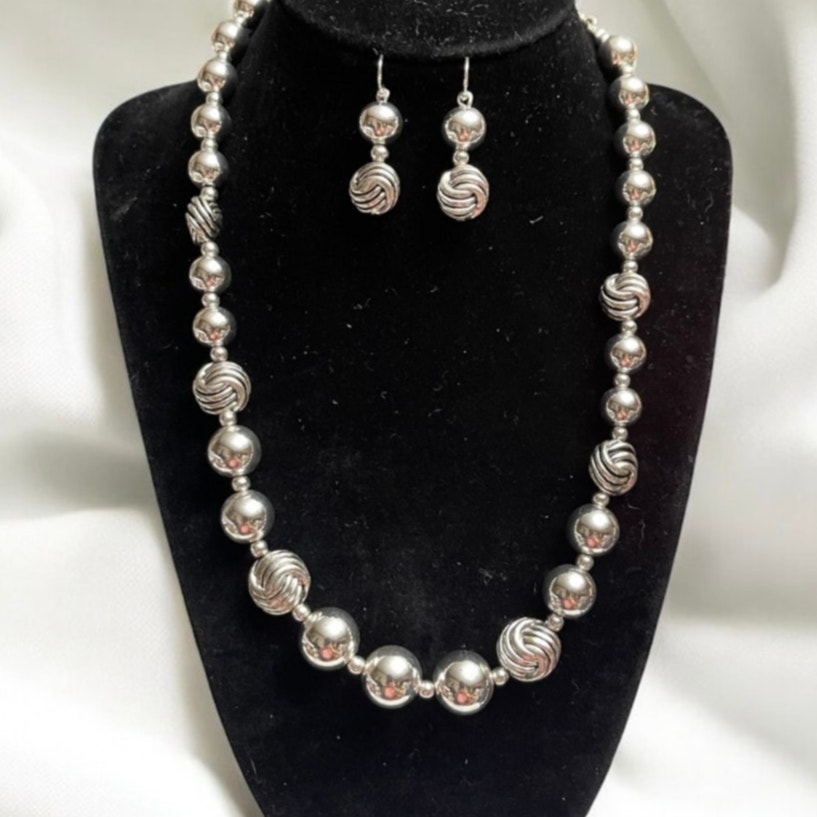 Vintage Nrt Signed Silver Plated Knots & Balls Necklace & Earring Set